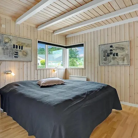 Four-bedroom Holiday In