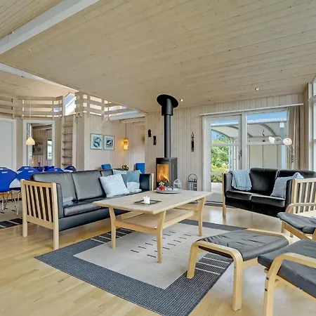 Vakantiehuis Four-bedroom Holiday In