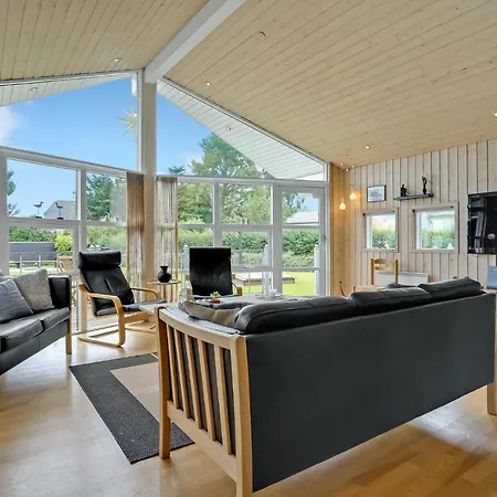 Four-bedroom Holiday In